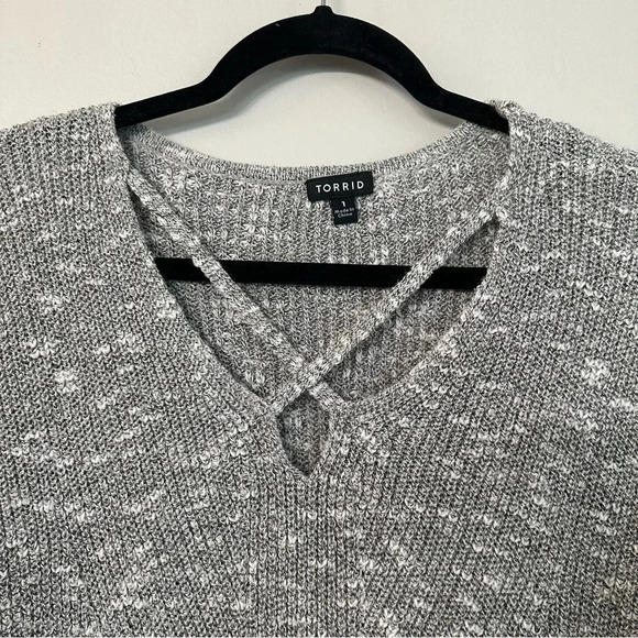 Torrid Criss Cross Gray Marled Long Sleeve Sweater Size 1 or 1X - Picture 5 of 11